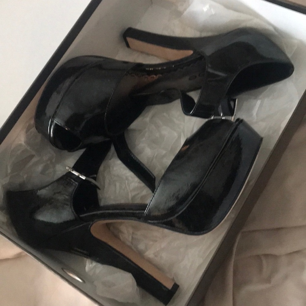 COPY - BEBE patten leather shoes